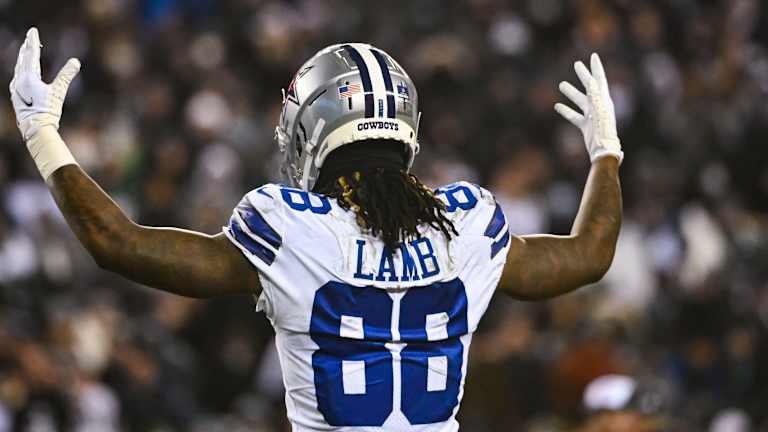 CeeDee Lamb Wears Air Jordans During Cowboys Game